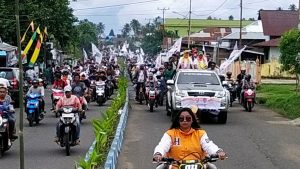 Tiba Dari Jakarta, Pendukung Paslon DESAIN ‘Warnai’ Penjemputan