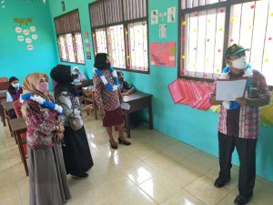 SMP Negeri 2 Halbar Gelar Lomba Motivasi Ruang Kelas