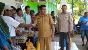 Dinsos Halbar Salurkan Bantuan Korban Bencana Banjir di Kecamatan Ibu