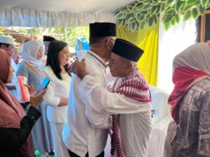 Hadir Acara Syukuran, Begini Pesan Bupati James ke CJH Halbar