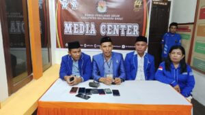 Demokrat Resmi Mendaftar di KPUD, Ketua DPC Halbar Target 8 Kursi di DPRD